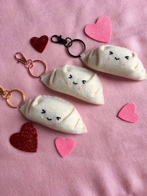 Valentines Day Felt Keychain, Cute Felt Dumpling Gift, Be My Dumpling, Love Gift, Valentine Day Gift - Etsy Felt Dumpling, Dumpling Keychain, Felt Keychain, Rice Box, Cute Valentines Day, Valentine Day Gift, Cute Valentines, Keychain Cute, Gift Valentine