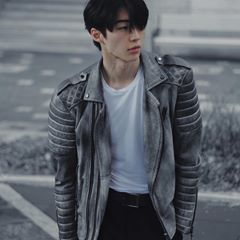 YURI PARK (@park_yury) • Instagram photos and videos Newsboy Outfit, Yuri Park, Park Yuri, Strong Woman Tattoos, Beautiful Women Quotes, Handsome Men Quotes, Men Quotes Funny, Handsome Arab Men, Cute Asian Guys