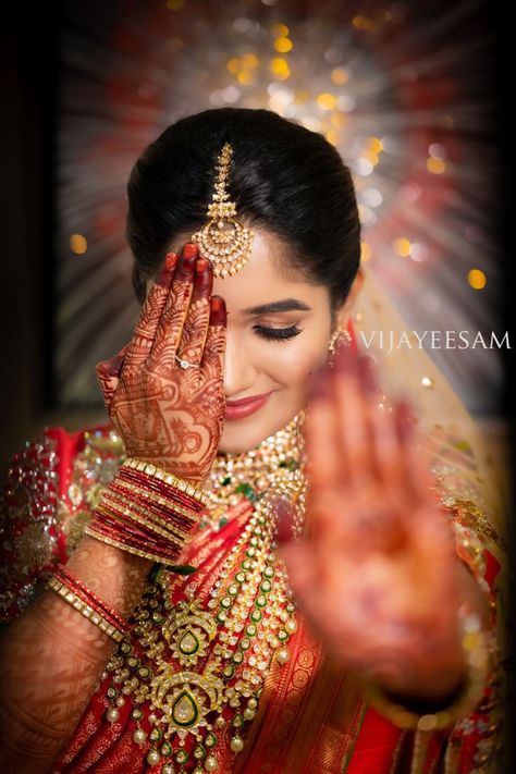 Bride Stills Indian, Single Bride Poses Indian Wedding, Bride Single Poses, South Indian Bridal Look, Indian Bridal Look, Indian Bride Poses, Indian Bride Photography Poses, Indian Wedding Poses, Bride Photos Poses