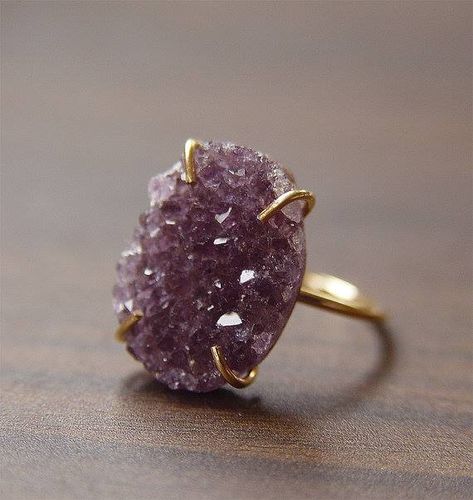 Perfect sparkle for New Years Eve: Amethyst Crystal Druzy Ring - https://friedasophie.etsy.com/listing/190287778 Nice Rings, Birthstone Engagement Rings, Amethyst Ring Engagement, Fun Jewelry, Engagement Ideas, Rose Gold Wedding Bands, Shiny Things, Healing Jewelry, Raw Crystal