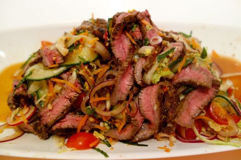 Thai Beef Salad Recipe, Thai Beef Salad, Thai Beef, Beef Salad, Asian Salad, Fish Salad, Spicy Beef, Grilled Beef, Thai Dishes