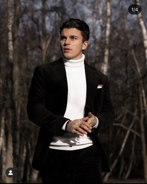 Black Suit Turtleneck Men, Men’s Turtle Neck Suit, Guys Black Turtle Neck Outfit, Old Money Turtleneck Outfit Men, All Black Outfit Men Turtleneck, Turtle Neck Outfit Men, Fall Office Outfits, Outfits New York, Outfit Elegantes