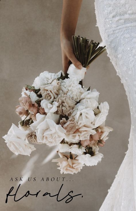 Champagne Wedding Flowers, Modern Bridal Bouquets, White Peonies Bouquet, Bridesmaid Bouquet White, Neutral Wedding Flowers, Rose Bridal Bouquet, Wedding Bouquets Bride, Beige Wedding, Rose Wedding Bouquet