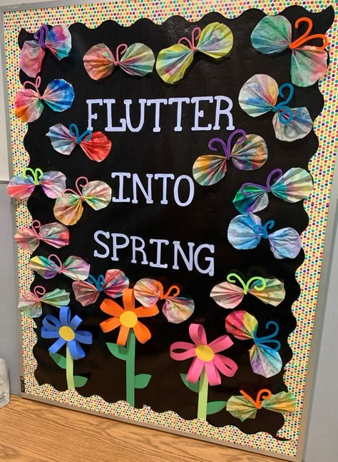 Flutter Into Spring Bulletin Board, Butterfly Board Ideas, May Bulletin Boards Preschool, Bulletin Board Ideas For Elementary School, May Teacher Boards, Bulliton Bored Ideas Preschool, Bulliten Boards Ideas May, Butterflies Bulletin Board Ideas, March Kindergarten Bulletin Boards