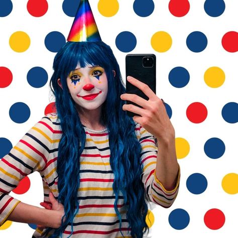 Rainbow Clown Aesthetic, Traditional Clown Makeup, Fun Clown Makeup, Clown Makeup Colorful, Clown Birthday Party Ideas, Work Friendly Halloween Costumes, Happy Clown Makeup, Clown Hairstyles, Clown Girl Makeup