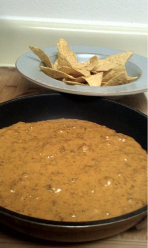 Copy Cat Recipe: Chili’s Chips and Queso Queso Appetizers, Chips And Queso, Groceries Budget, Hormel Chili, Copy Cat Recipe, Cheese Chips, Cheese Food, Velveeta Cheese, Queso Dip