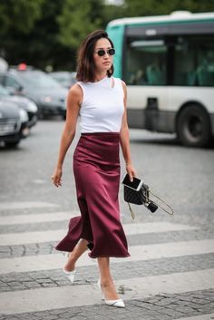 Silk Skirt Outfit, Workplace Fashion, Gary Pepper Girl, Soft Feminine Outfits, Womens Style, Fashion Blogger Style, Outfit Trends, Looks Chic, Casual Winter Outfits