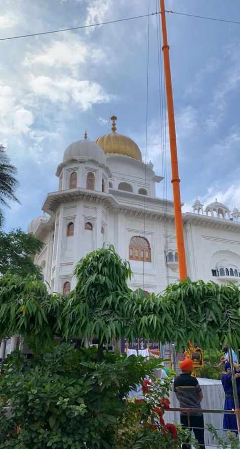 Snap Map Gurudwara Snap, Gurdwara Sahib, Temple Wallpaper, Golden Temple Wallpaper, Delhi Tourism, Snapchat Pics, Snap Map, Delhi City, Less Social Media