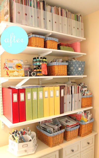 Tidy crafting area with baskets, binders & magazine organizers. I wonder If I can convince DJ that this is a good idea for our laundry room? Dream Craft Room, Gerber Daisies, Dekorasi Kamar Tidur, Scrapbook Room, Office Crafts, Craft Room Storage, Craft Room Office, Sewing Rooms, Craft Room Organization