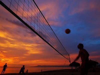 Sunset Volley Sunset Volleyball, Volleyball Posters, Volleyball Wallpaper, Volleyball Photos, Mexico Beaches, Softball Pictures, Volleyball Workouts, Volleyball Shirts, Volleyball Quotes