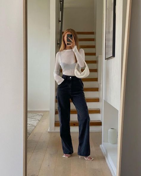 Orlaith Melia | Minimal Style no Instagram: “bank holiday outfit inspo” Orlaith Melia, Holiday Outfit Inspo, Winter Lookbook, Style Inspiration Spring, Holiday Outfit, Fashion Night, Minimal Style, Wardrobe Basics, Feminine Outfit