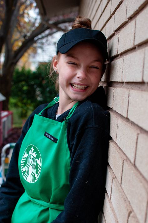 DIY Starbucks Barista Costume — Pin, Cut, Sew Studio Starbucks Barista Halloween Costume, Starbucks Barista Costume, Starbucks Barista Outfit, Barista Costume, Apron Costumes, Starbucks Costume, Easy Diy Costume, Sew Studio, Barista Outfits