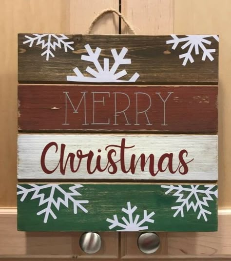 Wood Signs Outdoor, Christmas Wood Signs, Pallet Board Signs, Merry Christmas Art, Christmas Pallet, Holiday Wood Sign, Christmas Signs Diy, Winter Diy Crafts, Dollar Store Christmas Crafts