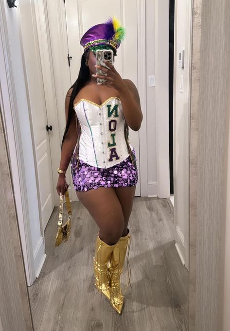 Madi Gras Outfits, Mardi Gras Outfits Black Women, Mardi Gras Parade Outfit, Mardi Gras Attire, Mardi Grad, Parade Outfit, Madi Gras, Grad Outfits, Plus Size Baddie