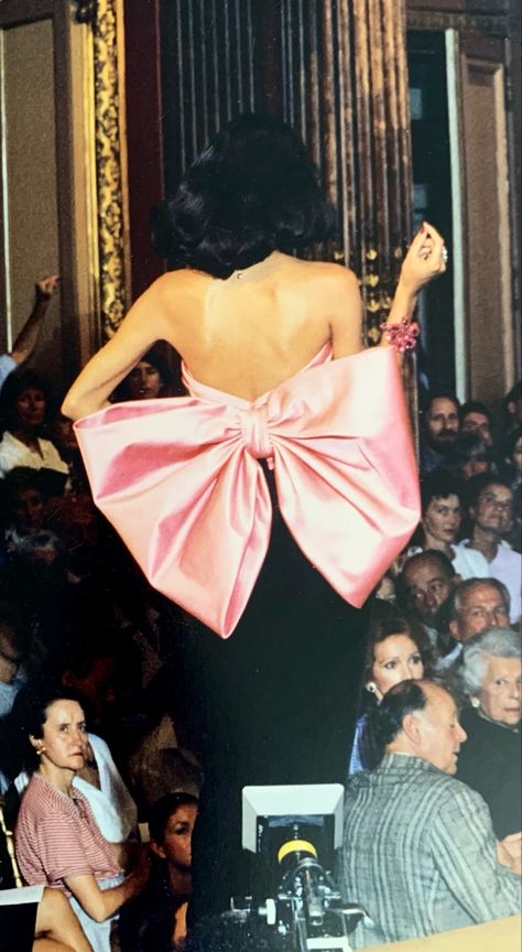 YSL Autumn/Winter 1983-1984, haute couture. Catwalk. Fashion. Style. Vivienne Westwood Runway 90s Corset, 80s Outfits Women, Couture Dresses Short, Ysl Runway, Ysl Dress, Yves Saint Laurent Dress, Ysl Fashion, Classy Short Dresses, Yves Saint Laurent Couture