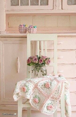 Vibeke Design, Decoration Shabby, Estilo Shabby Chic, Pink Cottage, Shabby Chic Interiors, Shabby Chic Bedrooms, Chic Interior, Chic Bedroom, Vintage Diy