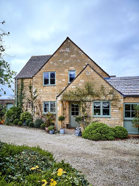 Cotswold Cottage Interior, Cozy English Cottage, Porch Extension, Trees House, Lovely Houses, Cotswold House, Cotswold Cottage, English Farmhouse, Cottage Windows