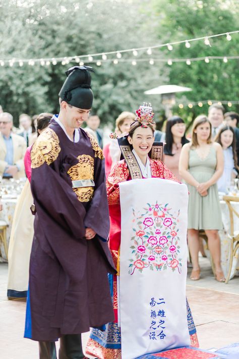 https://www.michelleisabel.com/journal/korean-american-wedding Korean Wedding Traditions, Lilac Wedding Bouquet, Western Style Wedding, Korean Traditional Dress, Lilac Wedding, Korean Wedding, Wedding Rituals, Wedding Traditions, American Wedding