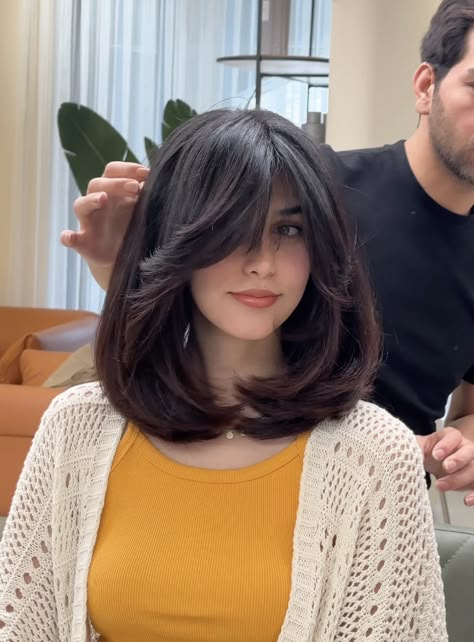 Sleek Short Hair, Short Hair Cuts For Round Faces, Haircuts For Medium Length Hair, Hair Inspiration Short, Trendy Hairstyle, Haircuts For Wavy Hair, Shoulder Length Hair Cuts, روتين العناية بالبشرة, Girl Haircuts