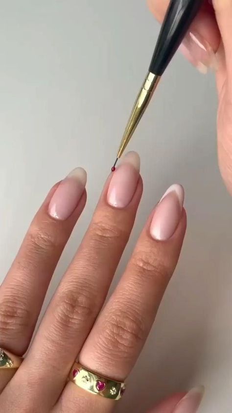 Christmas nails: 90 ideas to get in the party mood right now 💞🥰 French Tip With A Twist, Nails Ideas Pink, Toe Nails Ideas, Nails Ideas Almond, Almond Nails Ideas, Nails Ideas Short, Pink Nails Ideas, Gel Nails Ideas, Trendy Nails Ideas