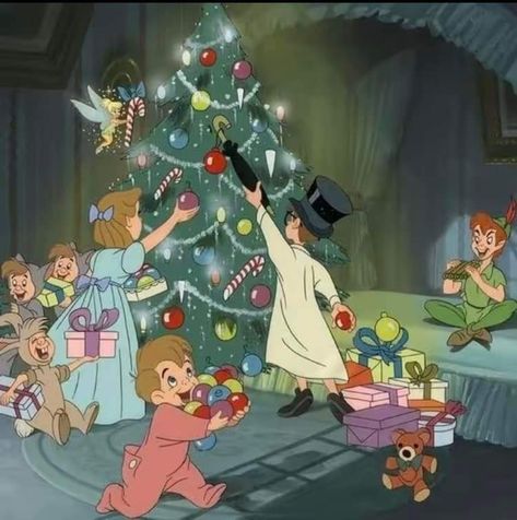 Animated Christmas Pictures, Disney Merry Christmas, Walt Disney World Marathon, Peter Pan Disney, Disney Christmas Tree, Christmas Dreaming, Film Disney, Mickey Christmas, Animated Christmas