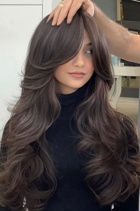 Super Long Hair With Layers, Long Hair With Layers, Butterfly Haircut, Haircuts For Long Hair With Layers, Butterfly Cut, Hair Inspiration Long, Haircut Inspo, Glow Up, Long Layered Haircuts