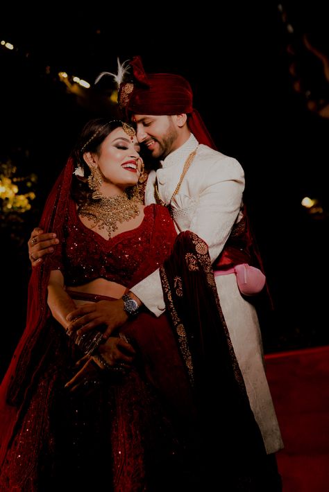 A Dreamy Wedding Of Anshuka & Arun, With Uniqueness Of Love That Made Them Together Forever! Hindu Wedding Photos, Marriage Poses, Bride Groom Photoshoot, Bride Groom Poses, Indian Wedding Poses, Groom Photoshoot, Wedding Portrait Poses, Wedding Photoshoot Props, Couple Wedding Dress