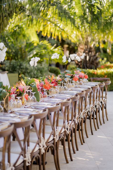 Tropical tables cape wedding Minimal Tropical Wedding, Tropical Wedding Theme, Cape Wedding, Wedding Moodboard, Maui Wedding, Maui Weddings, Minimal Wedding, Wedding News, Wedding Mood Board