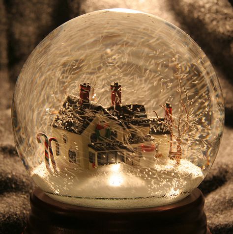 MacCallum_House11 by Kilalou :)(: Light Up Snow Globe, Musical Snow Globes, Christmas Snow Globes, Christmas Snow, Christmas Mood, Christmas Aesthetic, Snow Globe, Christmas Carol, Christmas Pictures