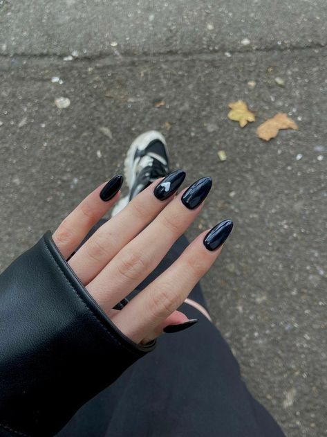 White Gel Nail Designs, Nails Black Heart, Acrylic Nails Black, Black Nails Short, Black And Blue Nails, Black Acrylic Nail Designs, Ballerina Acrylic Nails, Black And White Nail Designs, Black Almond Nails