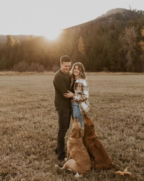 Late October Engagement Photos, Couple With Parents, Engagement Ring Photos With Dog, Fall Picture Outfits For Couples With Dog, Photos With Dogs Couple, Engagement Photos With 3 Dogs, Fall Couple Photos With Two Dogs, Dogs Engagement Photos, Fall Engagement Pics With Dogs