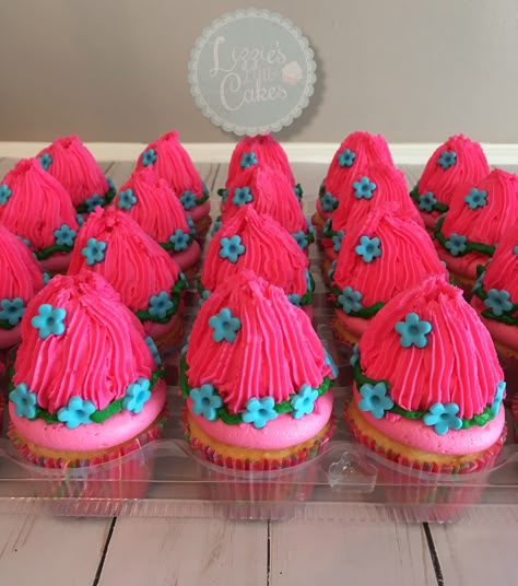 Princess Poppy Cupcakes! Poppy Cupcakes, Princess Poppy Cake, Diy Trolls Birthday Party, Trolls Birthday Party Cake, Troll Party Theme, Troll Cupcakes, Trolls Birthday Cake, Cake With Cupcakes, Poppy Cake