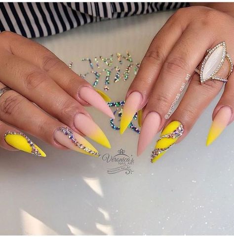 Stilleto Nails Designs, Art Designs Ideas, Sculpted Nails, Nail Art Salon, Nails Design With Rhinestones, Stiletto Nails Designs, Yellow Nails, Luxury Nails, 3d Nail Art