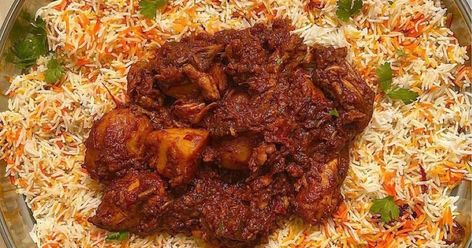 Thick Yogurt, Chicken Biryani Recipe, Chicken Biryani, Chilli Chicken, Canning Tomatoes, Biryani Recipe, Coriander Leaves, Whole Chicken, Fried Onions