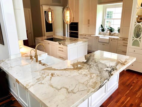 Kitchen Trends 2021, Marble Kitchen Countertops, Marble Kitchen Island, Marble Countertops Kitchen, Quartz Kitchen Countertops, Marble Kitchen, Quartz Kitchen, Countertop Design, Granite Countertops Kitchen