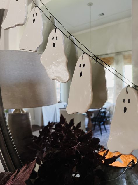 DIY Ceramic Ghost Garland - Crazy Wonderful Simple Halloween Decor, Ghost Garland, Ceramic Ghost, Fall Diffuser Blends, Ghost Diy, Scary Decorations, 2024 Halloween, White Halloween, Money Makers