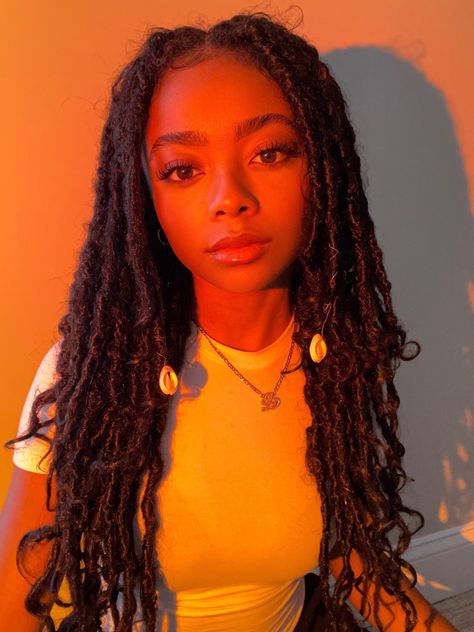 Skai on Twitter: "🧡… " Skai Jackson Faux Locs, Jenelle Eliana, Ski Jackson, Skai Jackson, Butterfly Locs, Box Braids Hairstyles For Black Women, Pose References, Braided Hairstyles For Black Women, 4c Hairstyles