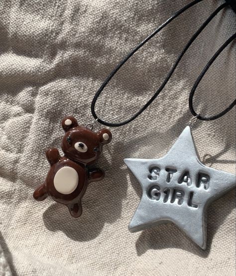 Aesthetic Clay Pendants, Clay Accessories Aesthetic, Aesthetic Clay Necklace, Clay Charm Aesthetic, Cute Clay Stuff To Make, Polymer Clay Jewelry Aesthetic, Clay Crafts Necklace, Clay Y2k Ideas, Aesthetic Clay Keychain