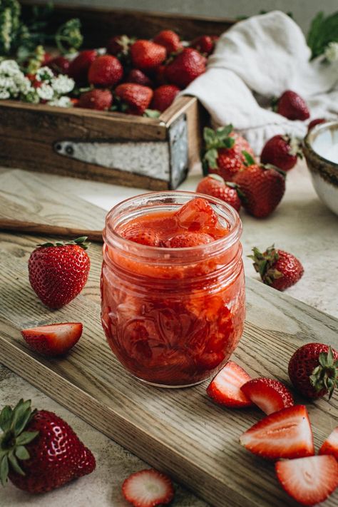 Vegan Strawberry Sauce - Aimee Mars Strawberry Balsamic, Dutch Apple, Apple Jam, Vegan Sauces, Strawberry Sauce, Breakfast Brunch Recipes, Jam Recipes, Best Dessert Recipes, Canning Recipes