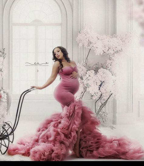 Maternity Photo Shoot Glam, Pink Maternity Photoshoot, Cardi B Maternity Shoot, Pink Maternity Photoshoot Black Women, Royalty Maternity Photoshoot Black Women, Flower Maternity Shoot Black Women, Mermaid Maternity Dress, Maternity Shoot Outfit, Maternity Picture Outfits