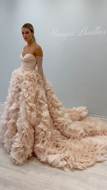 Fluffy Tulle Wedding Dress, Blush Black Wedding, Whimsical Wedding Dresses, Black Tie Ball, Fluffy Wedding Dress, Floral Gowns, Black Wedding Ideas, Pink Wedding Gowns, Monique Lhuillier Bridal