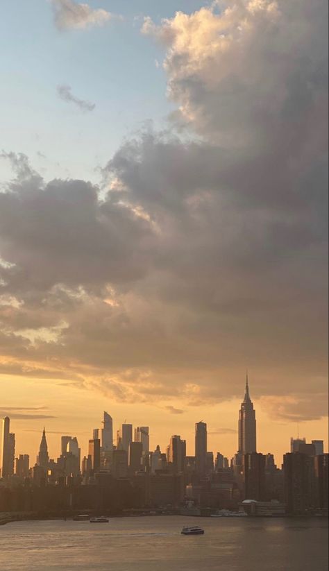 blogger ig stories orange yellow aesthetic big city life lifestyle nature sun view Yellow City Aesthetic, Orange Yellow Aesthetic, New York Sunset, Yellow Aesthetic Pastel, Sun View, Yellow Aesthetic, Ig Stories, Pastel Yellow, Big City