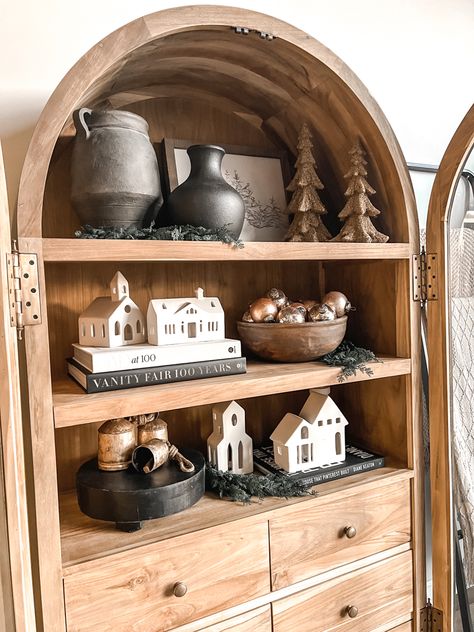 Dining Room Hutch Christmas Decor, Kitchen Open Shelving Christmas Decor, Decorate Hutch For Christmas, Staged Bookshelves, Kitchen Hutch Christmas Decor, Christmas Open Shelving Decor, Holiday Shelf Styling, Bookshelf Christmas Decorating Ideas, Decorating Built Ins For Christmas