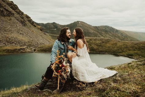 Wild Alaska Vow Renewal at Hatchers Pass Boho Vow Renewal, Oklahoma Travel, Alaska Wedding, Maternity Photography Couples, Green Mountains, Wedding Destination, Adventure Wedding, Couple Photography Poses, Fun Couple