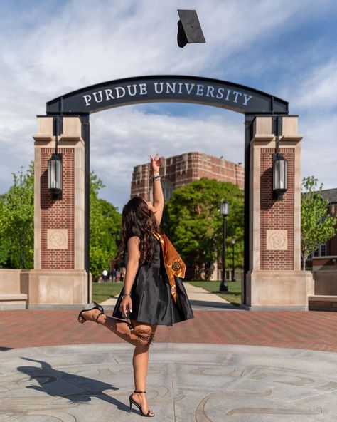 Purdue University Graduation Pictures, Purdue Graduation, University Graduation Pictures, College Grad Photos, Grad Pictures, Graduation Pics, College Graduation Pictures, Graduation Photography Poses, University Graduation