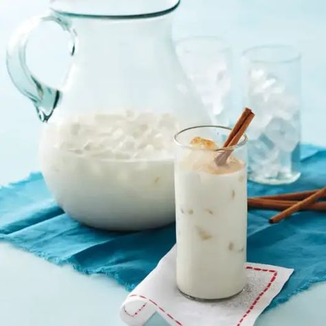 Authentic Horchata | DebbieNet.com Horchata Recipe, Martha Stewart Recipes, Breakfast And Brunch, Agua Fresca, Rye Whiskey, Non Alcoholic Drinks, Iftar, Condensed Milk, A Drink