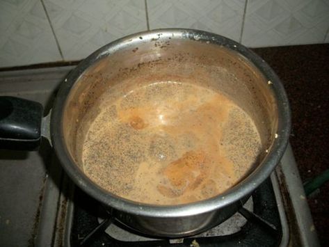 Masala Chai / Indian Masala Tea / How to make Masala Tea Powder - Yummy Tummy Indian Masala Tea, Tea Pic, Chai Indian, Spiced Milk, Tea Pictures, Pakistani Desserts, Tea Masala, Chai Time, Chai Masala