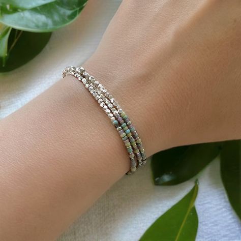 Seed Bead Stretch Bracelets Diy, How To Make Stretchy Beaded Bracelets, Stretch Bracelets Diy, Stretch Beaded Bracelets Diy, Seed Bead Bracelets Tutorials, Stretchy Beaded Bracelet, Diy Beaded Bracelets, Triple Wrap Bracelet, Miyuki Bracelet