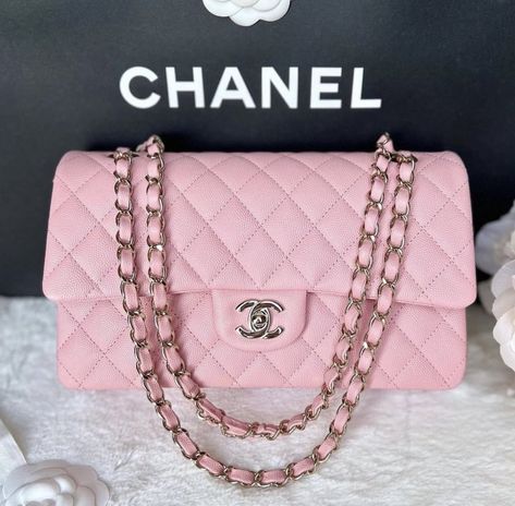 Money Bag Aesthetic, Pink Chanel Flap, Chanel Graffiti, Pink Chanel Bag, Trendy Purses, Chanel Pink, Chanel Flap Bag, Bag Aesthetic, Chanel Purse