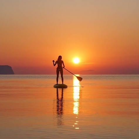 Paddle Boarding Sunset, Sunrise Paddle Boarding, Sup Photography, Pollensa Mallorca, Paddle Boarding Pictures, Dream Environment, Puerto Pollensa, Sky Island, Underwater Portrait